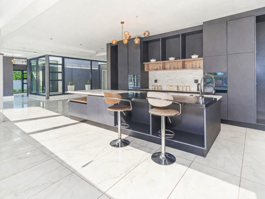 6 Bedroom Property for Sale in The Islands Estates North West